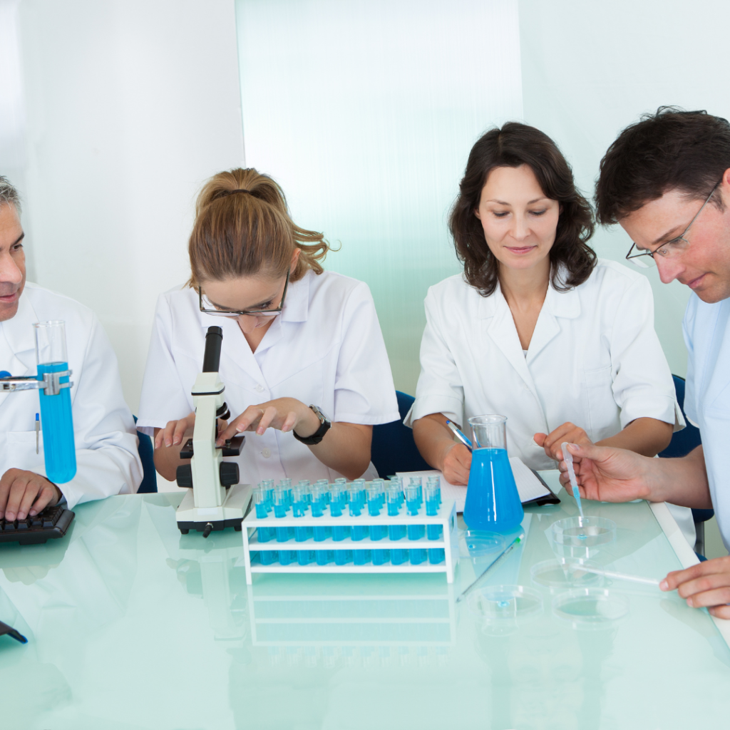 What Can I Expect from a Career as a Medical Lab Technician?